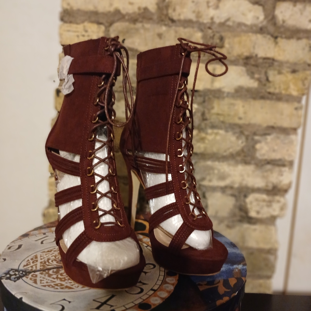 Lace-Up Brown Women's Shoes